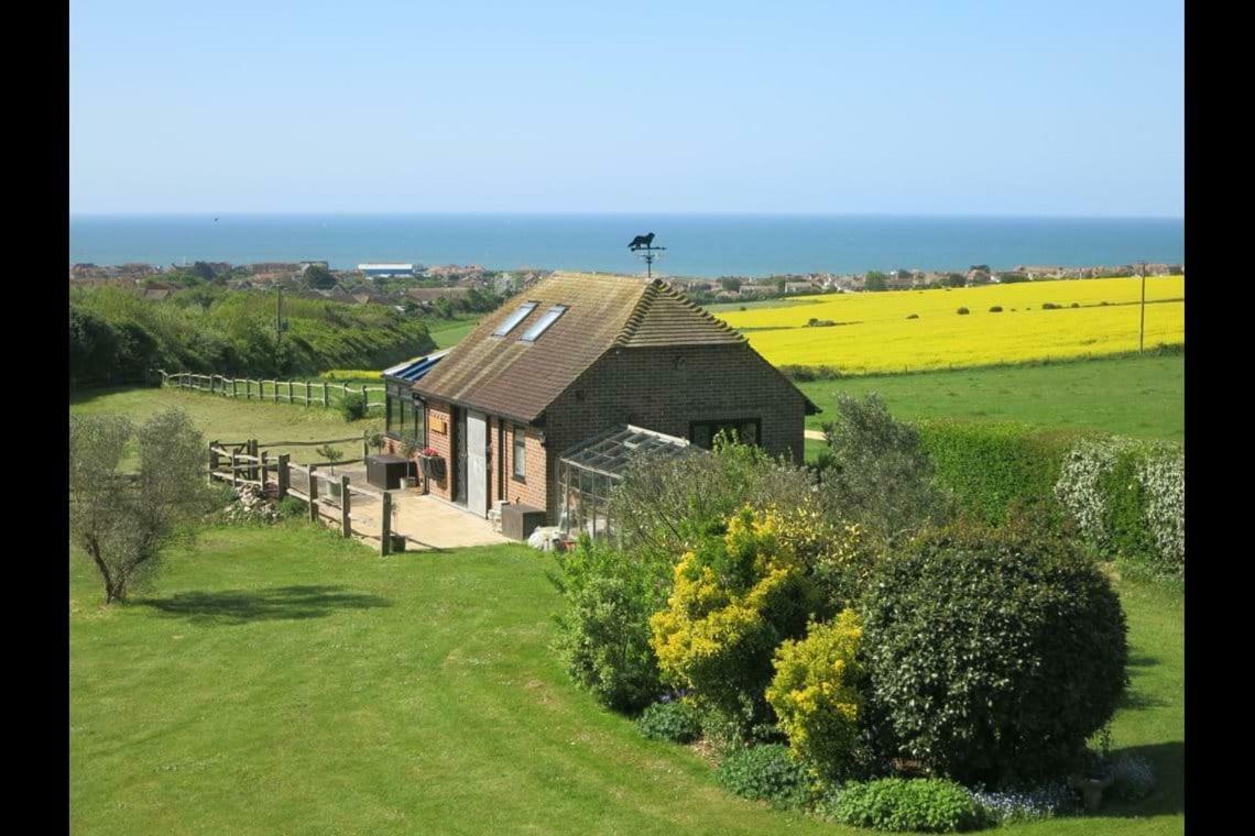 The Old Stable. Coombelands Villa Brighton Kültér fotó